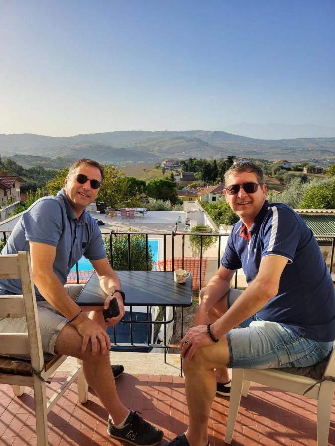 Bed And Breakfast La Pecora Rosa Sant'Omero エクステリア 写真