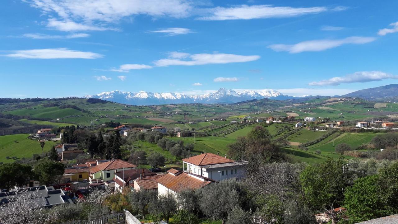 Bed And Breakfast La Pecora Rosa Sant'Omero エクステリア 写真